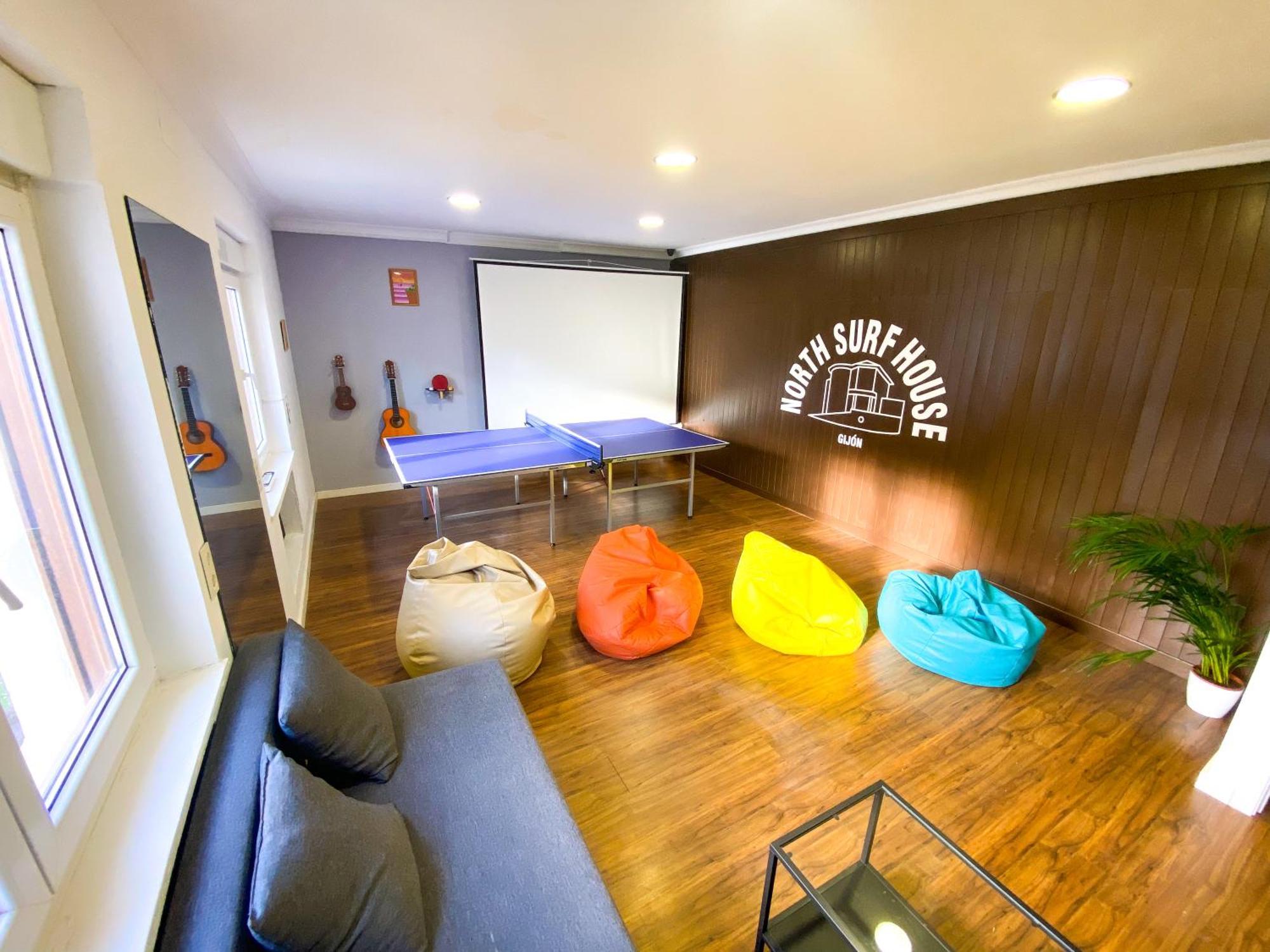 North Surf House Vandrerhjem Gijón Eksteriør bilde